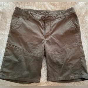 Mountain Hardwear Men’s shorts, size 33